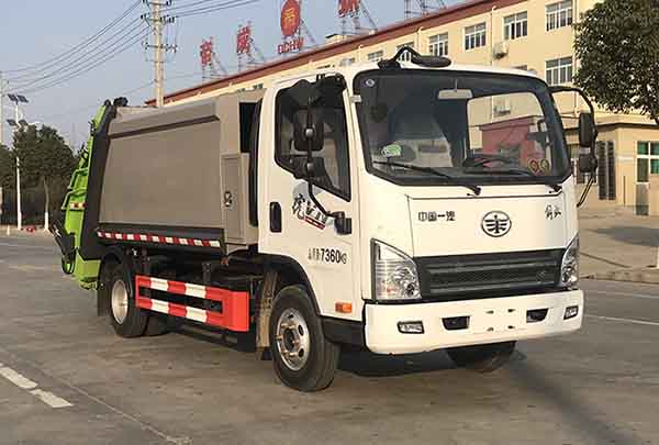 解放壓縮式垃圾車(chē)