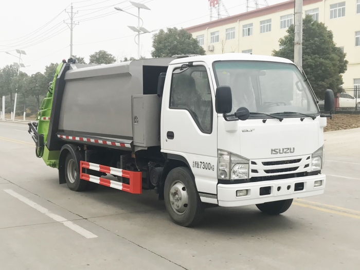 五十鈴壓縮式垃圾車(chē)